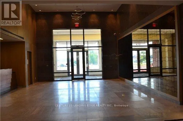 531 - 28 UPTOWN DRIVE