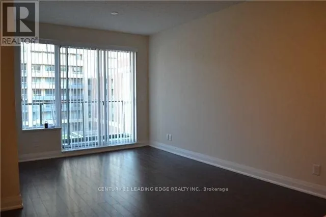 531 - 28 UPTOWN DRIVE