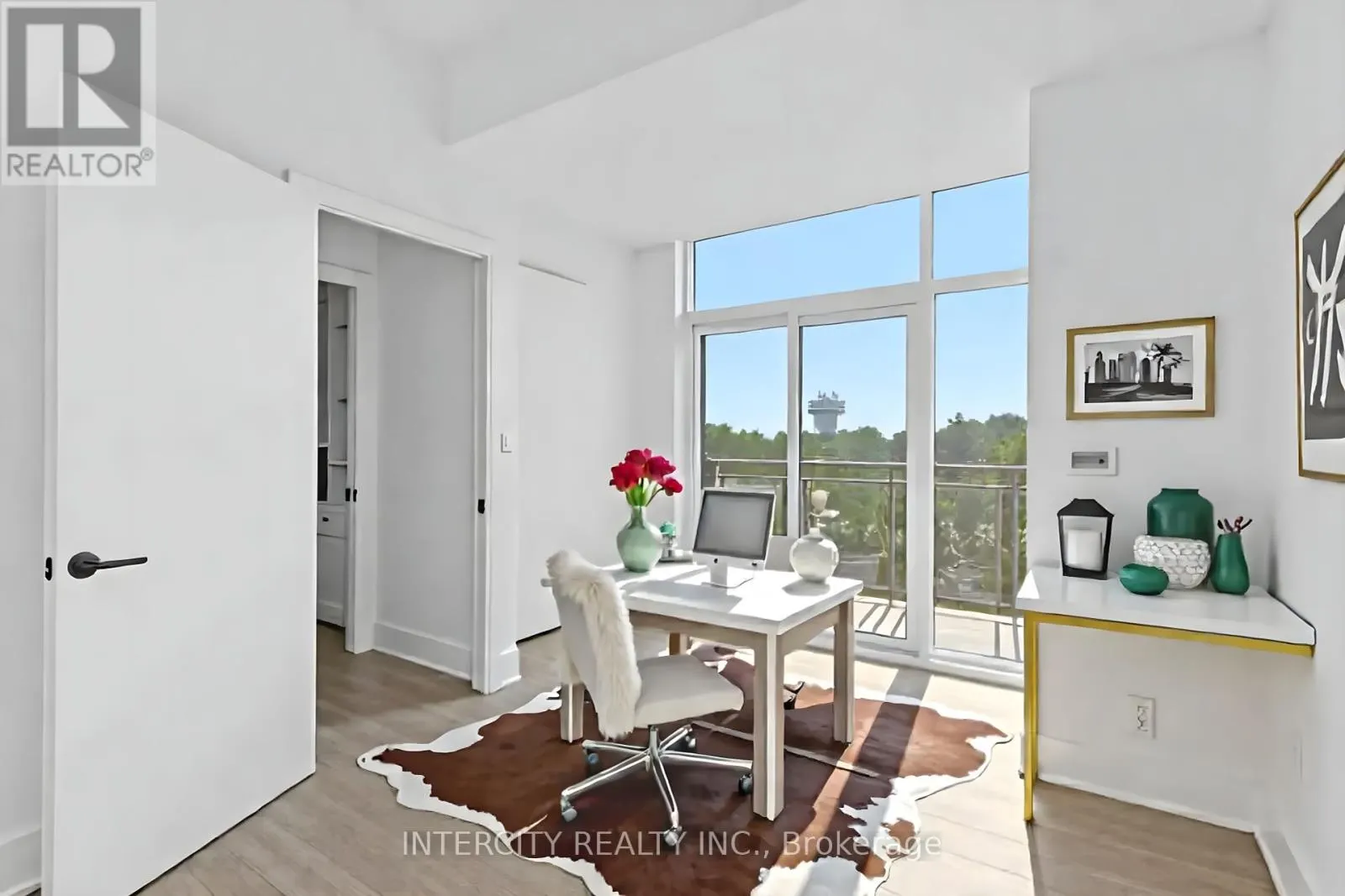 516 - 2075 KING ROAD