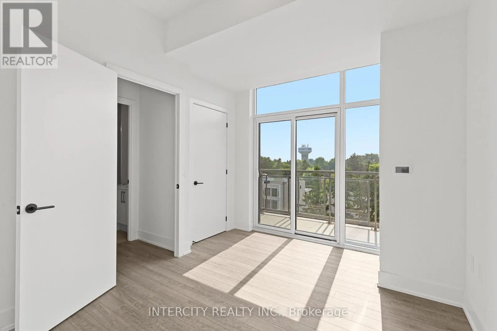 516 - 2075 KING ROAD