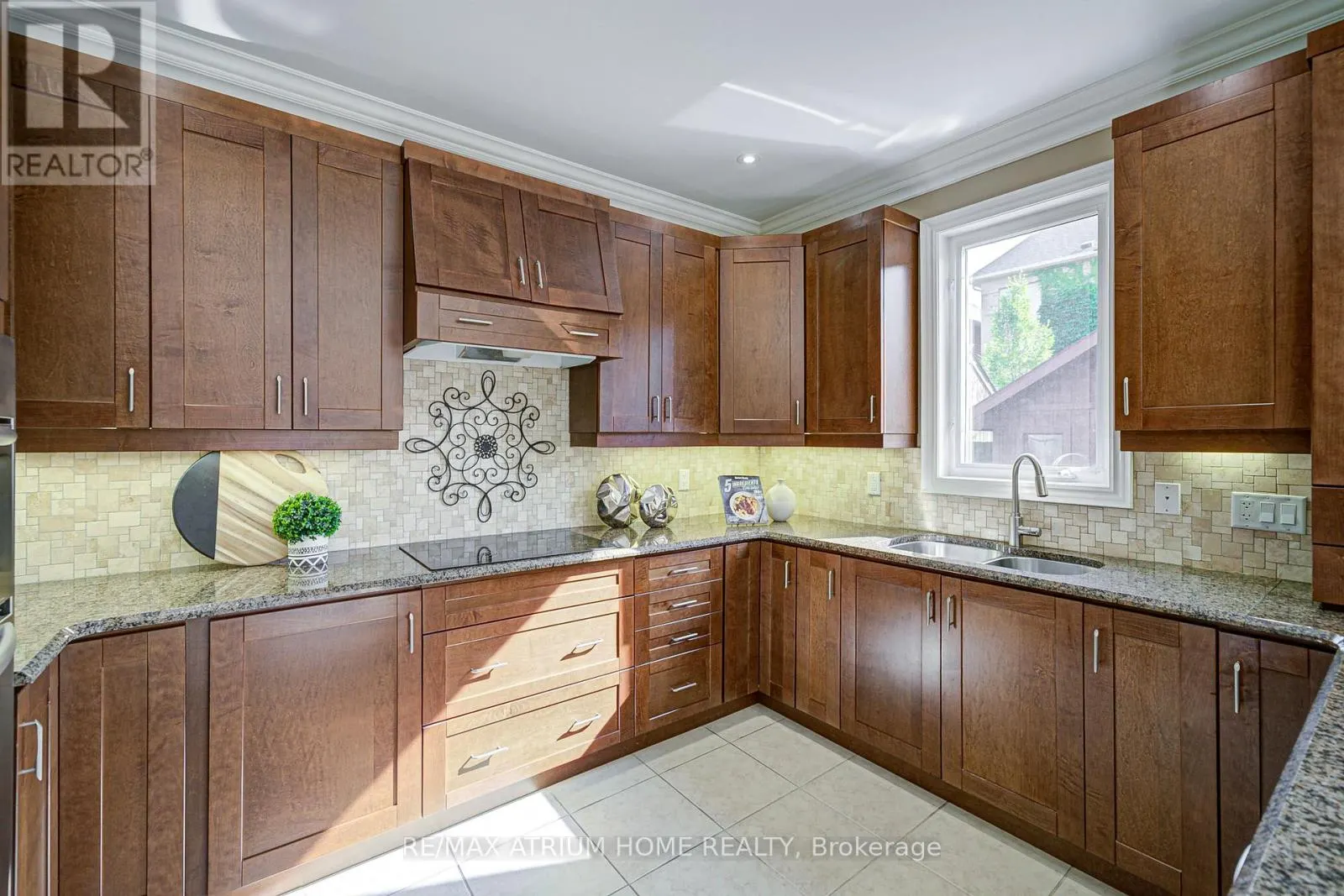 11 ALBRIGHT CRESCENT