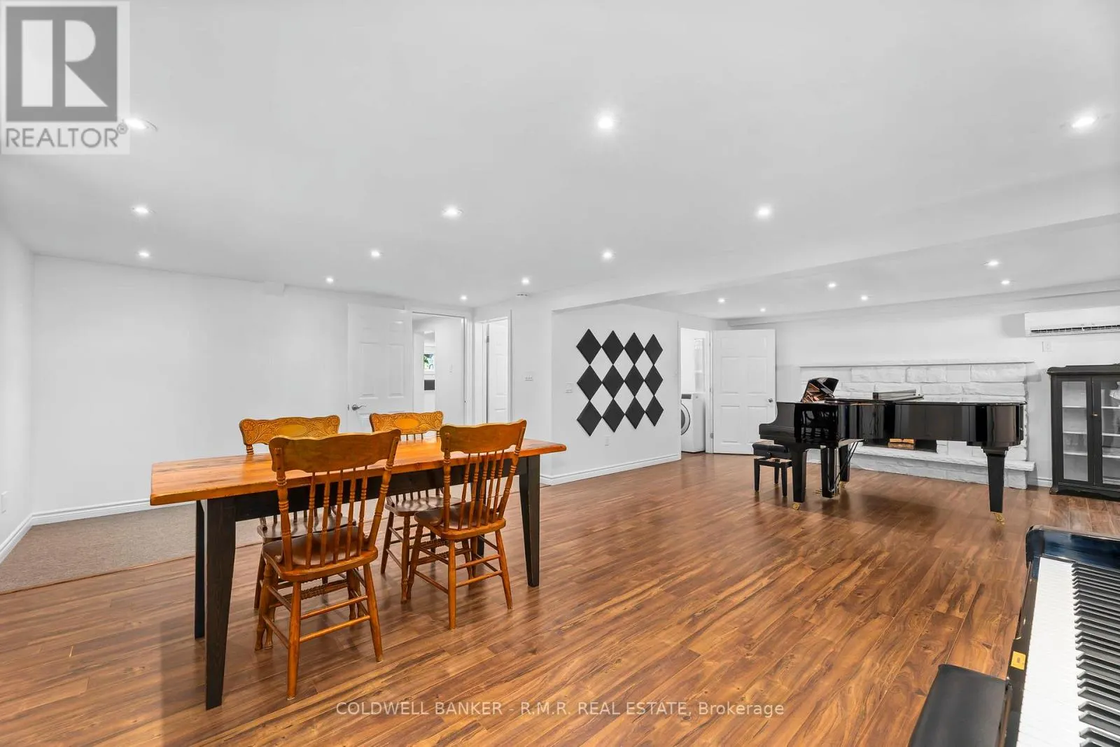 42 MARIETTA STREET