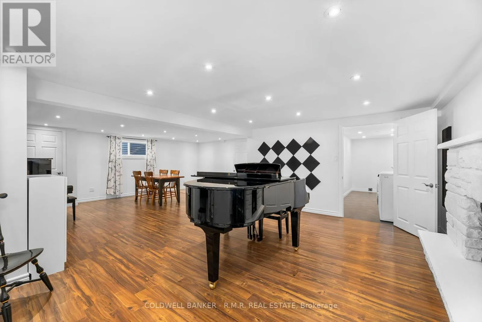 42 MARIETTA STREET