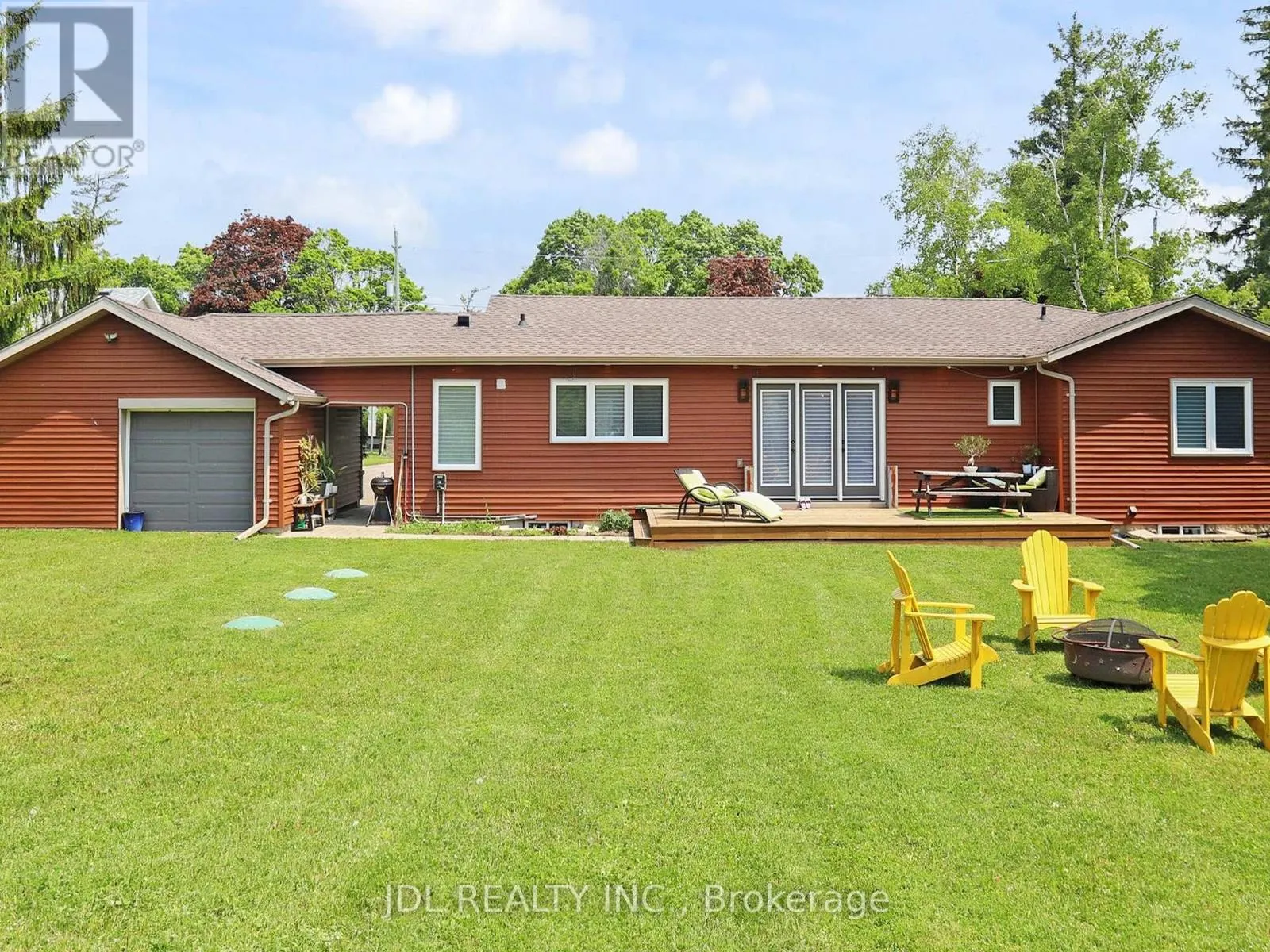 11 HEDGE ROAD