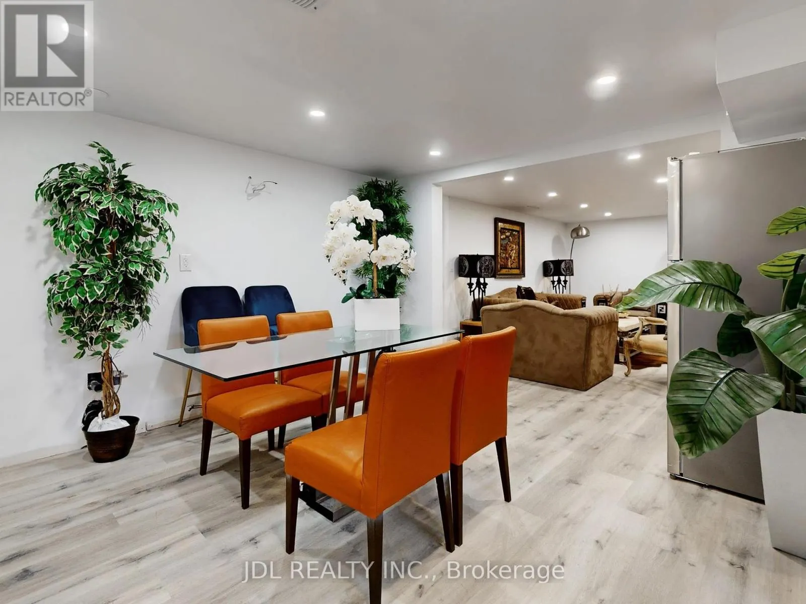 11 HEDGE ROAD