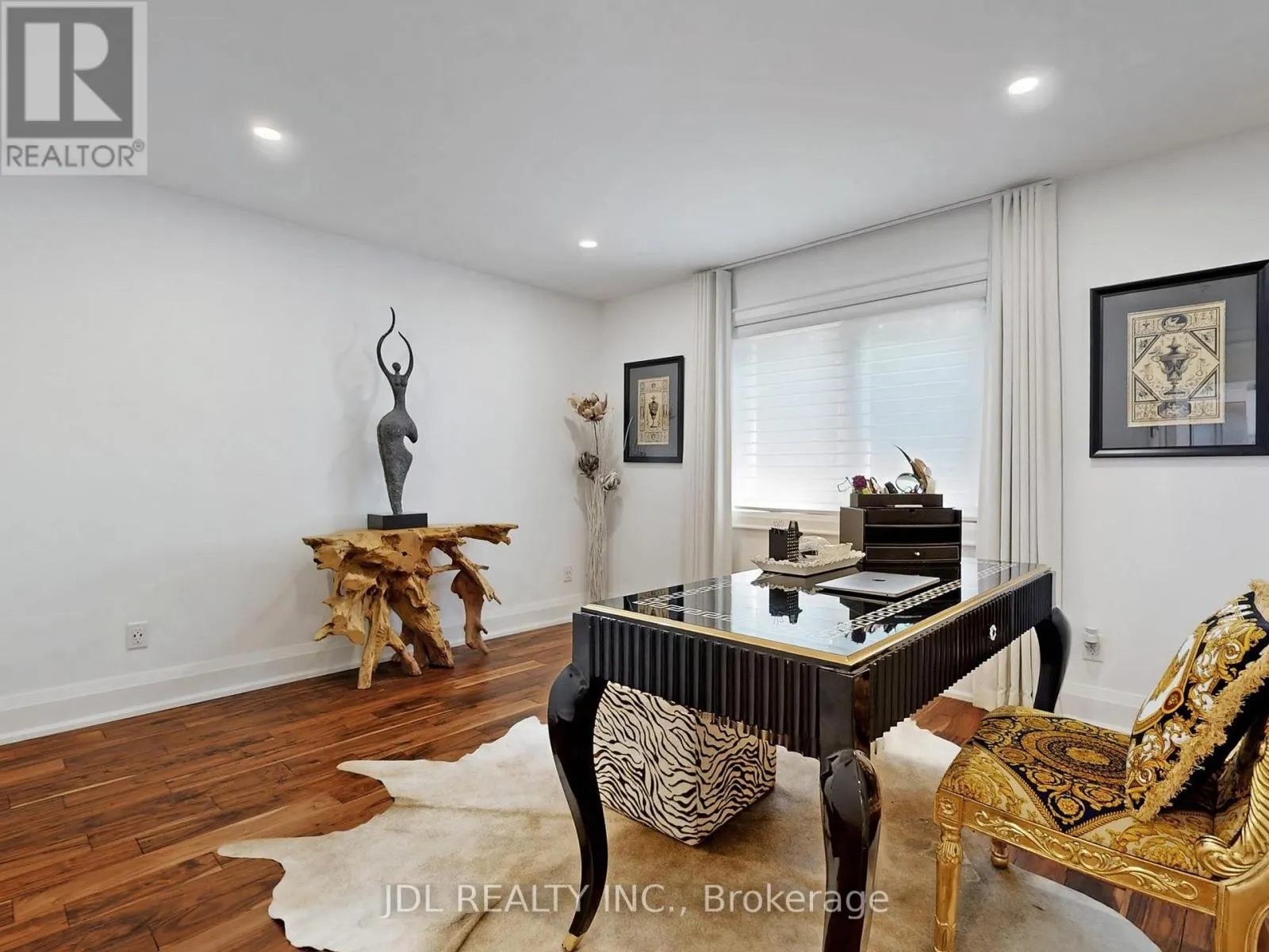 11 HEDGE ROAD