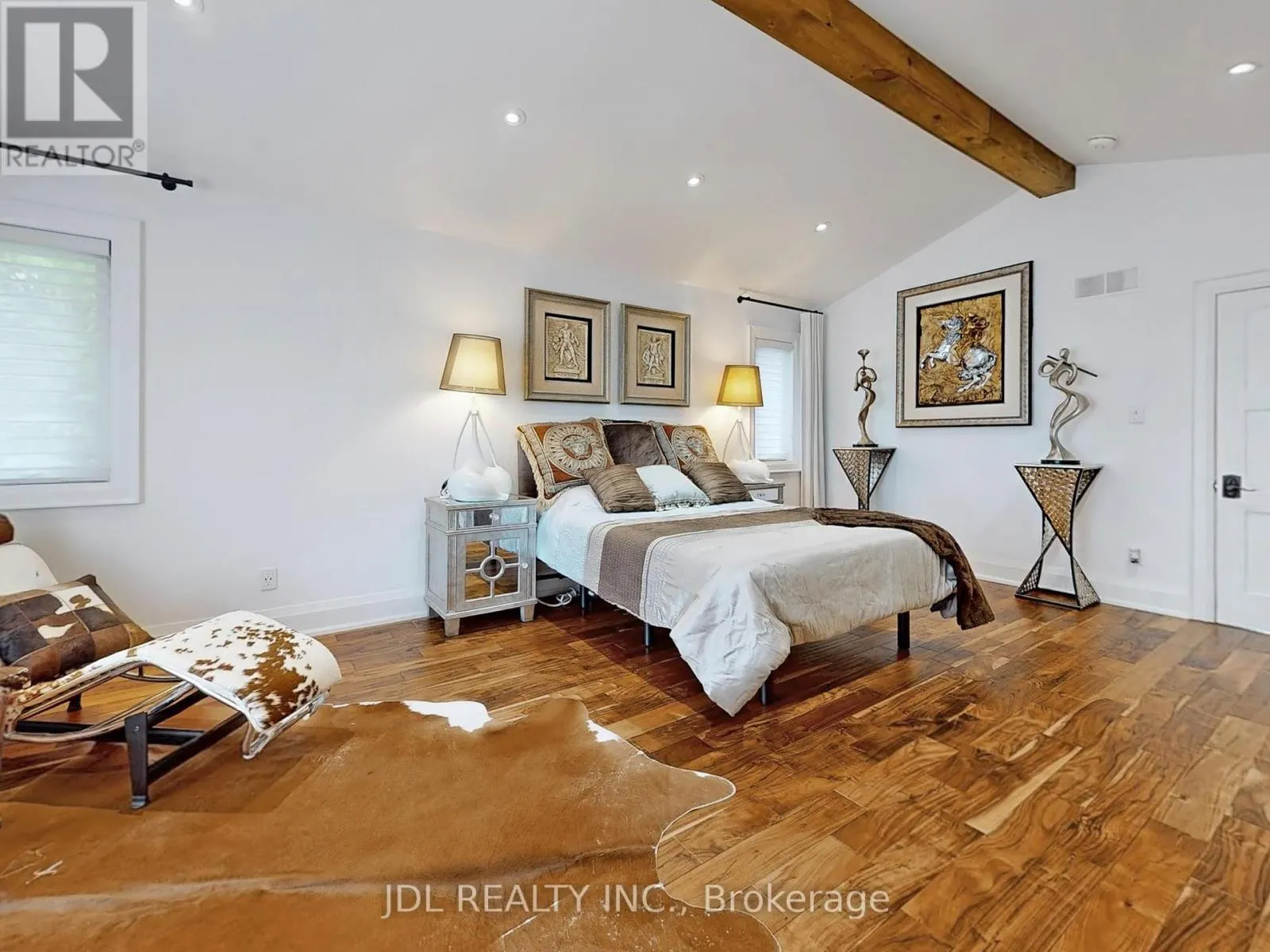 11 HEDGE ROAD