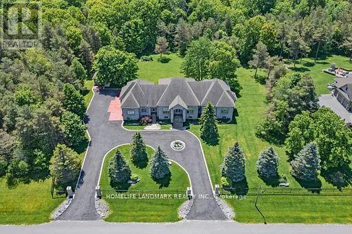 11 CRANBORNE CHASE