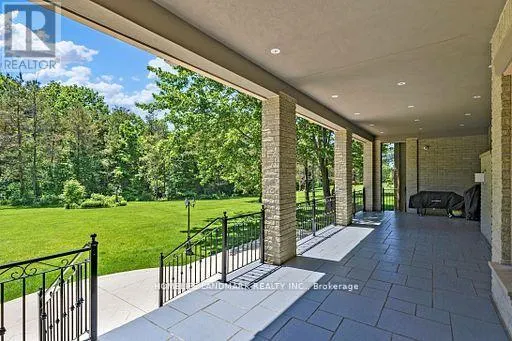 11 CRANBORNE CHASE