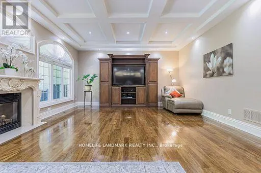 11 CRANBORNE CHASE