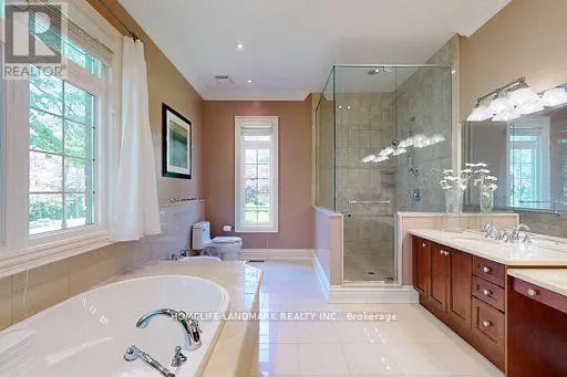 11 CRANBORNE CHASE
