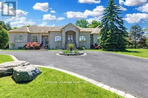 11 CRANBORNE CHASE