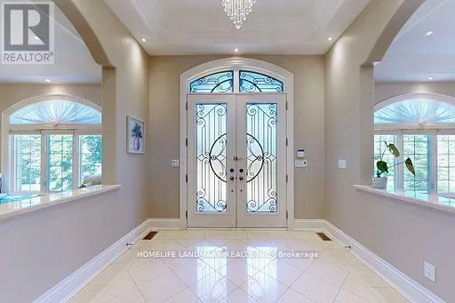 11 CRANBORNE CHASE