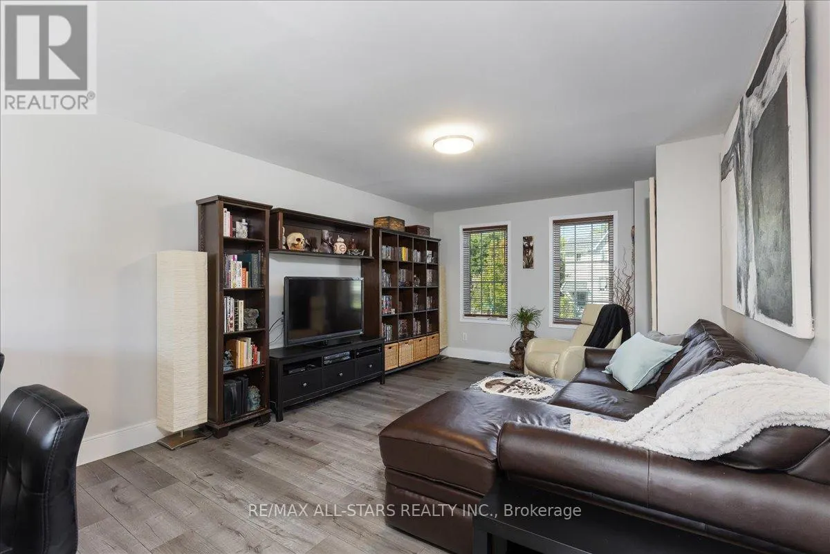 3 HATTIE COURT