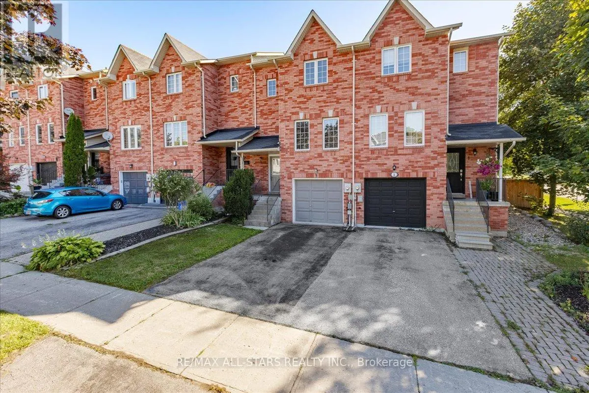 3 HATTIE COURT
