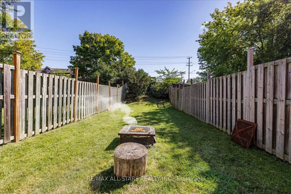 3 HATTIE COURT