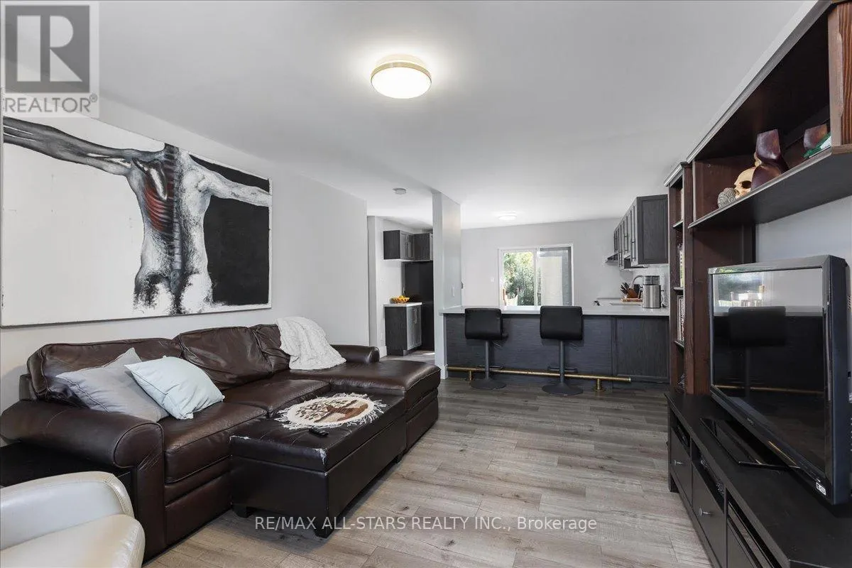 3 HATTIE COURT