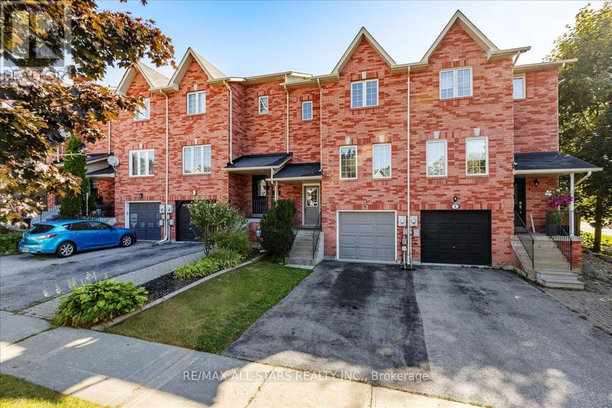 3 HATTIE COURT
