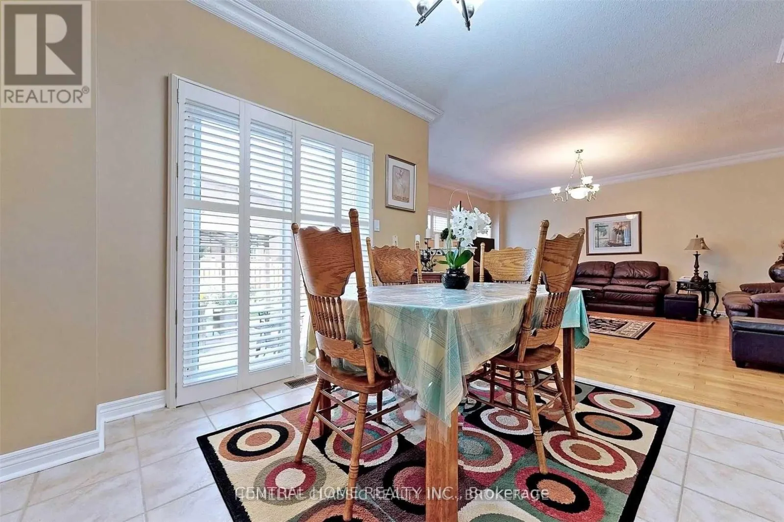 8 RAINTREE CRESCENT