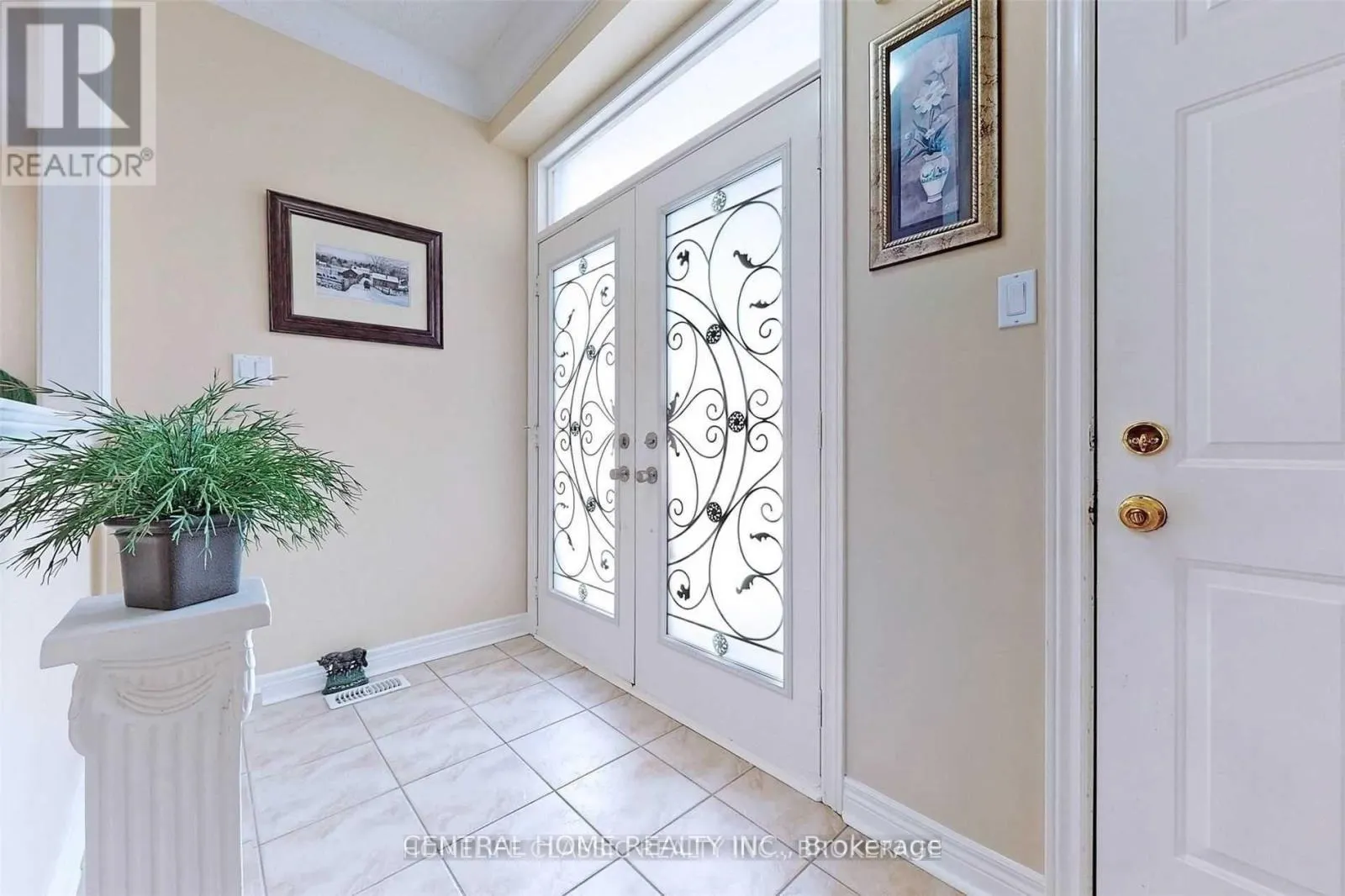 8 RAINTREE CRESCENT