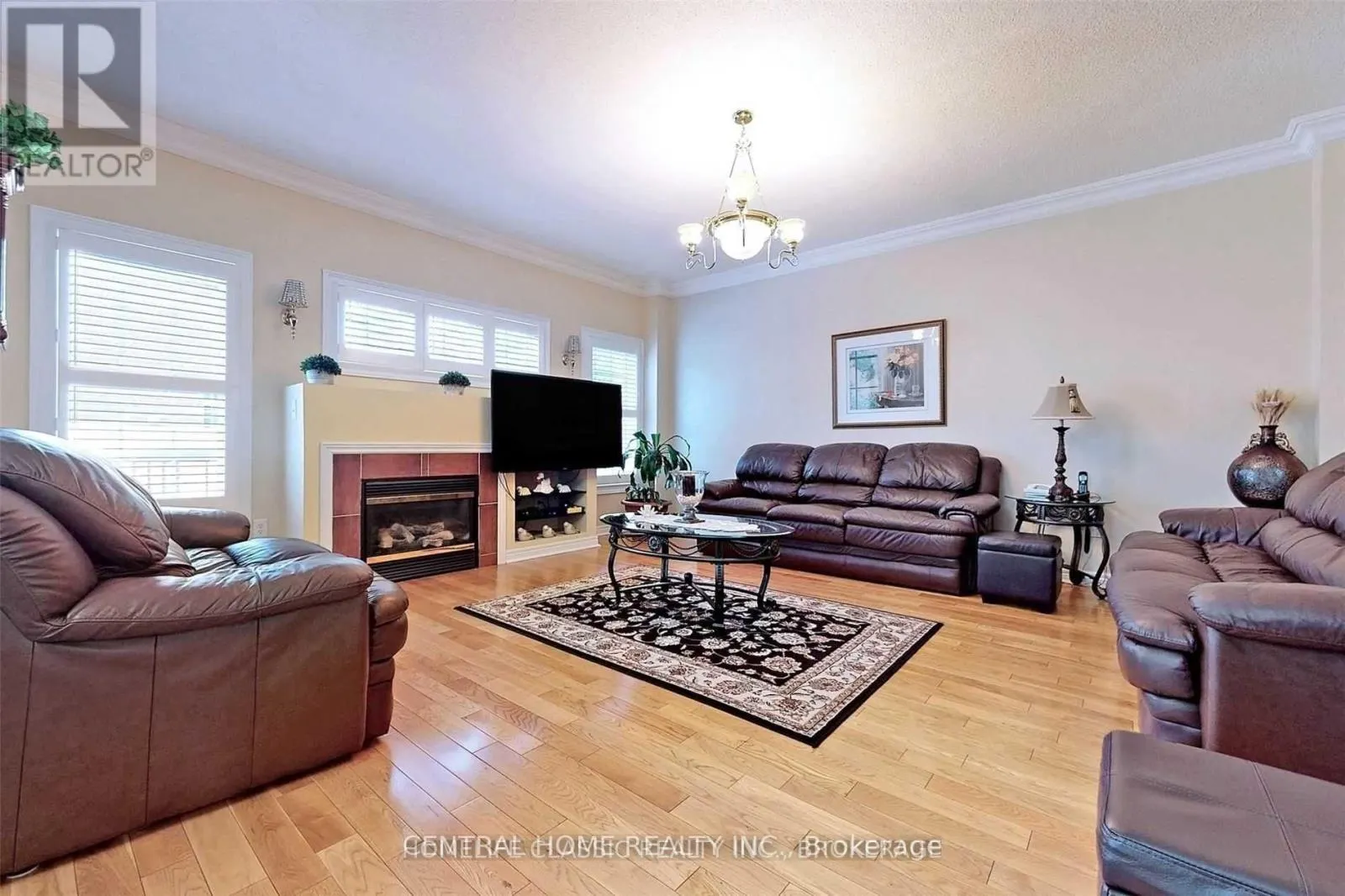 8 RAINTREE CRESCENT