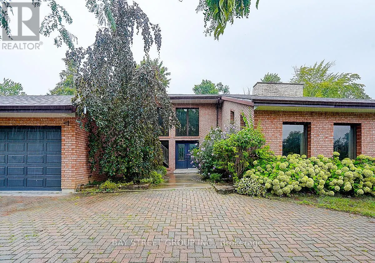 8 WATERBEND DRIVE