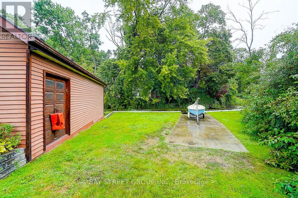 8 WATERBEND DRIVE