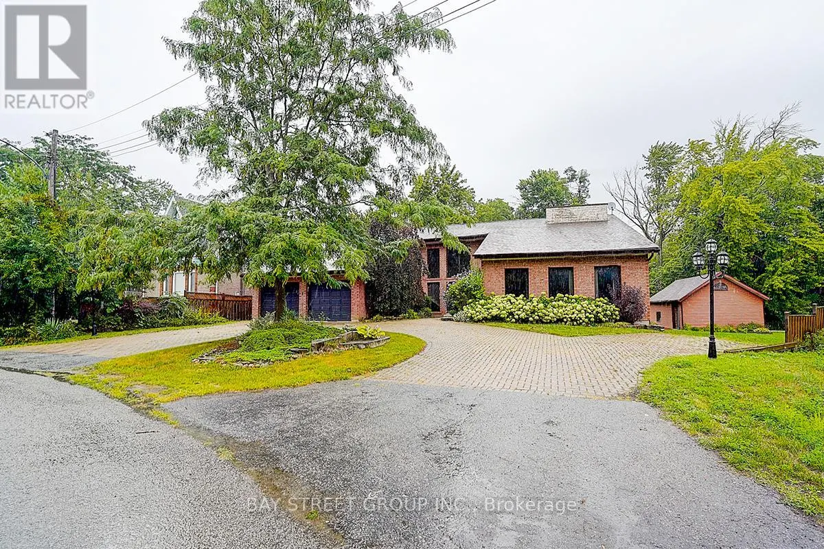 8 WATERBEND DRIVE