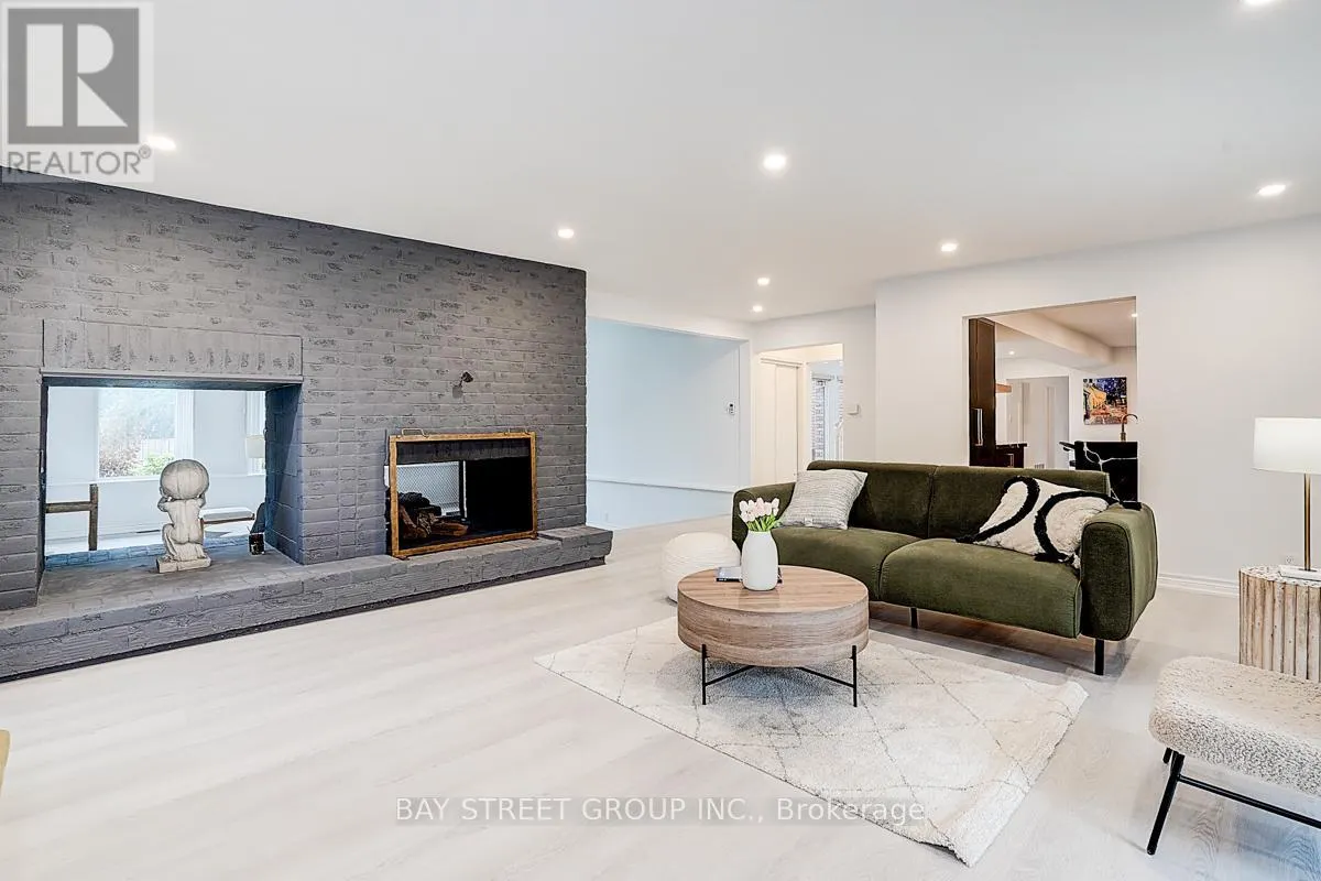 8 WATERBEND DRIVE
