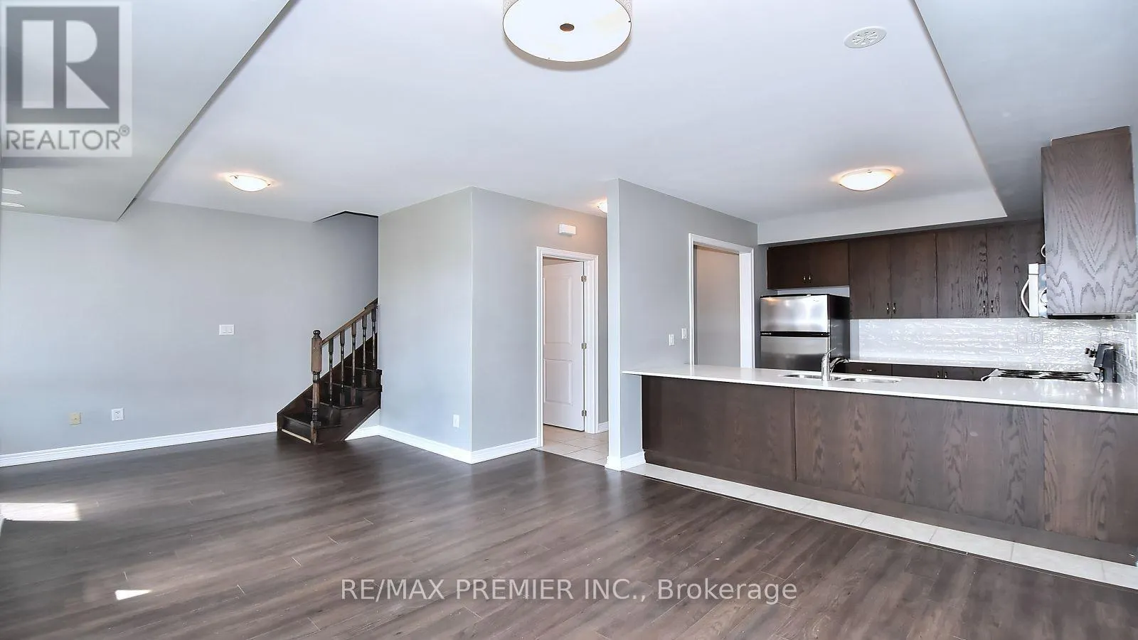 10 - 105 KAYLA CRESCENT