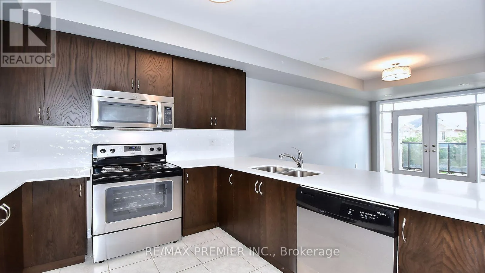 10 - 105 KAYLA CRESCENT