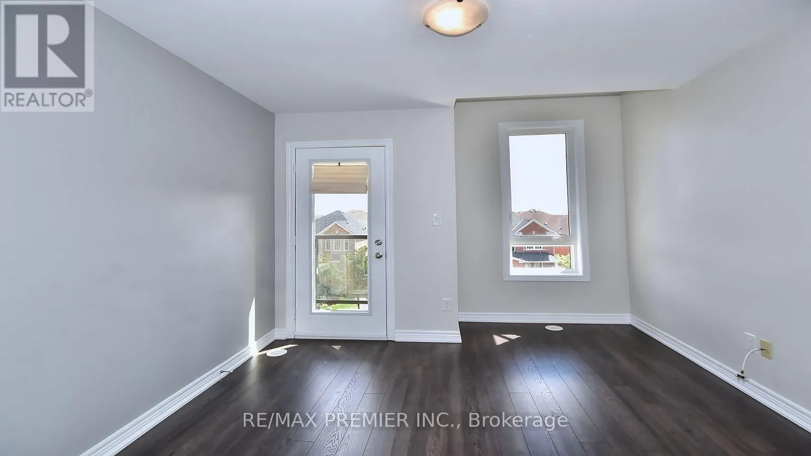 10 - 105 KAYLA CRESCENT