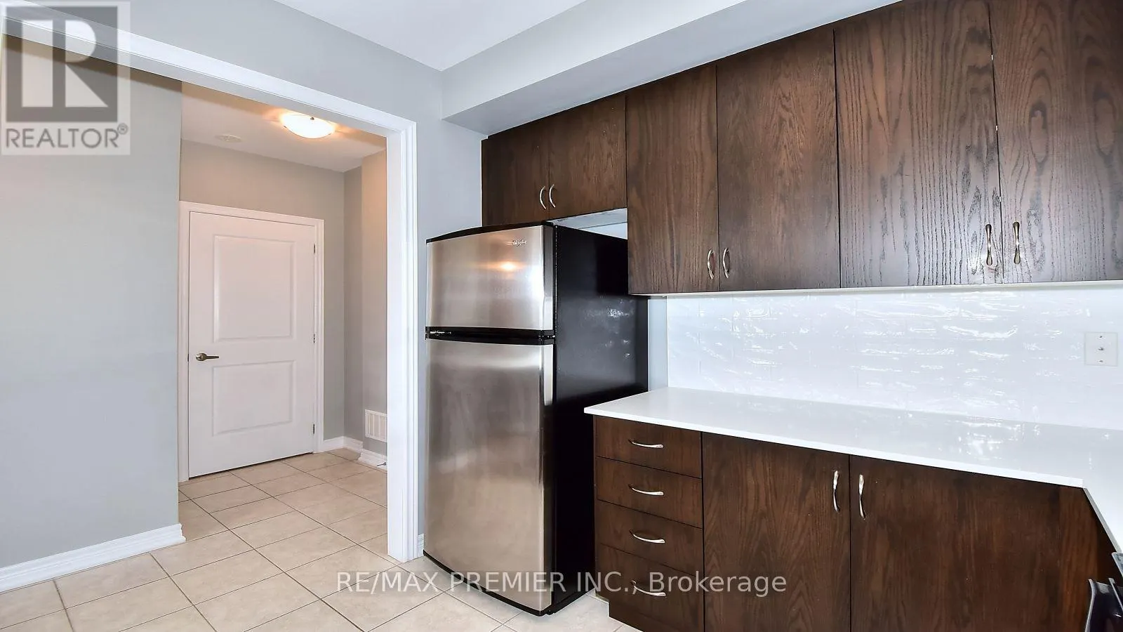 10 - 105 KAYLA CRESCENT