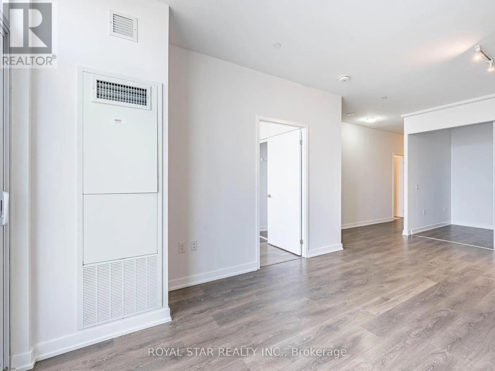1120 - 38 HONEYCRISP CRESCENT