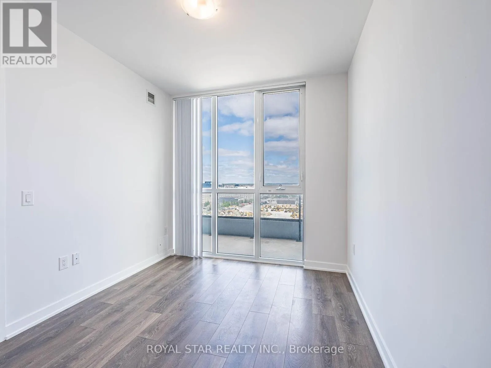1120 - 38 HONEYCRISP CRESCENT