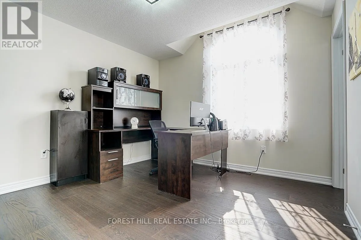 21 DOROTHY CAINE CRESCENT