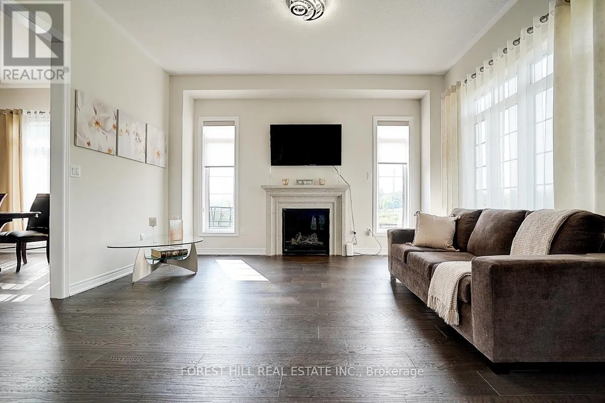 21 DOROTHY CAINE CRESCENT