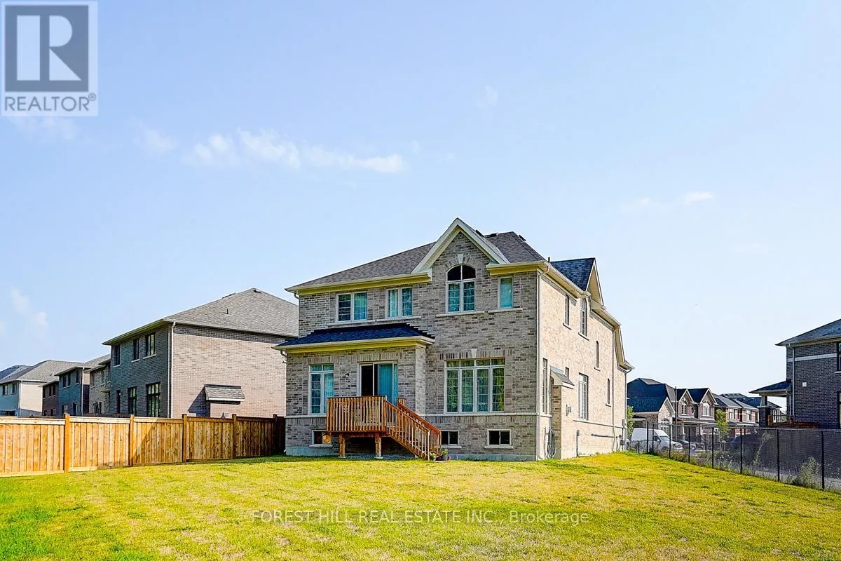 21 DOROTHY CAINE CRESCENT