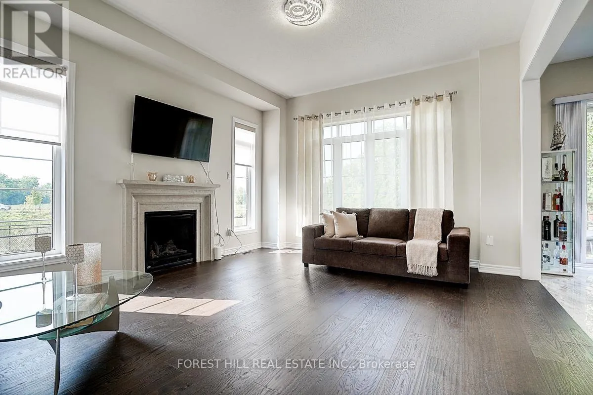 21 DOROTHY CAINE CRESCENT