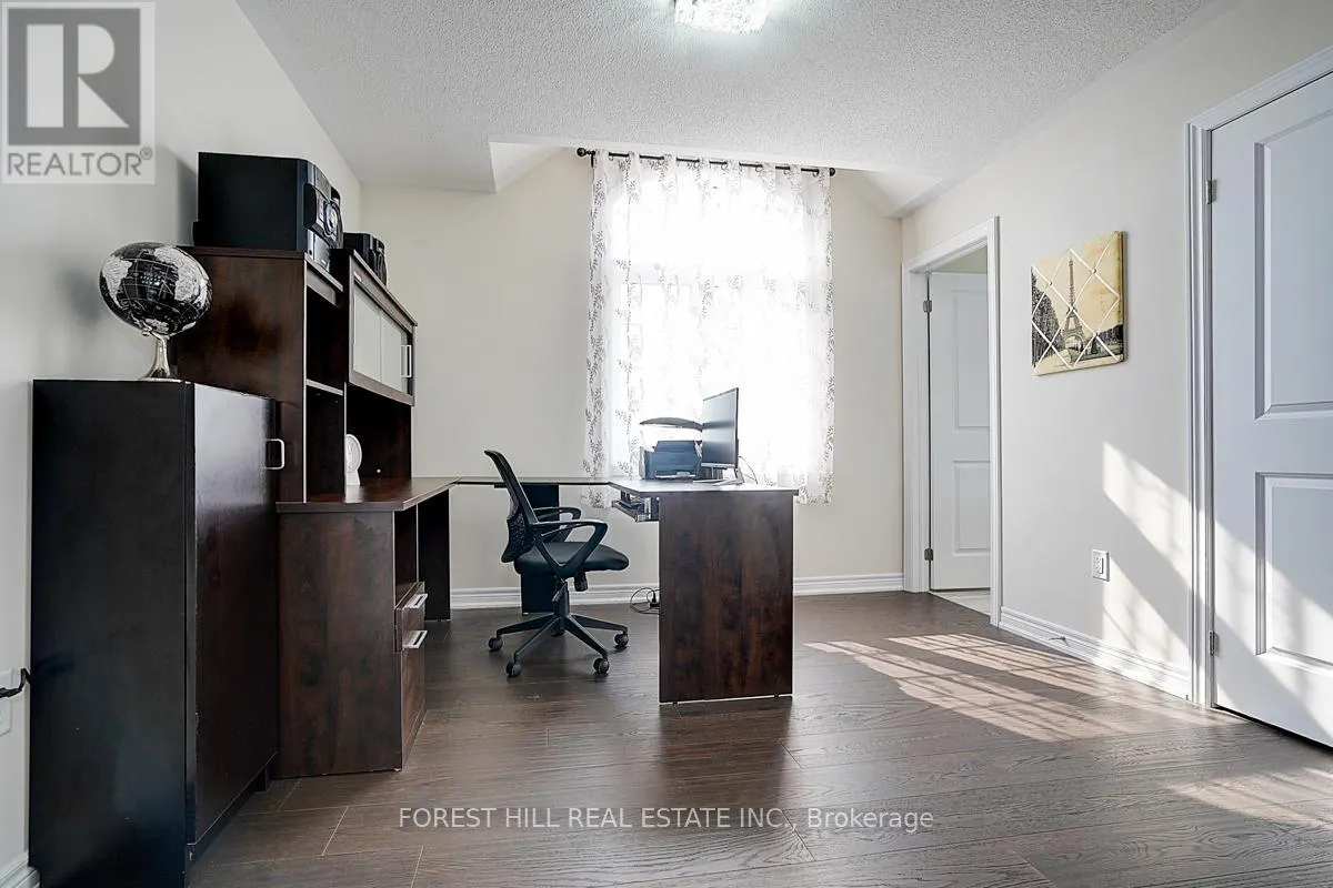 21 DOROTHY CAINE CRESCENT