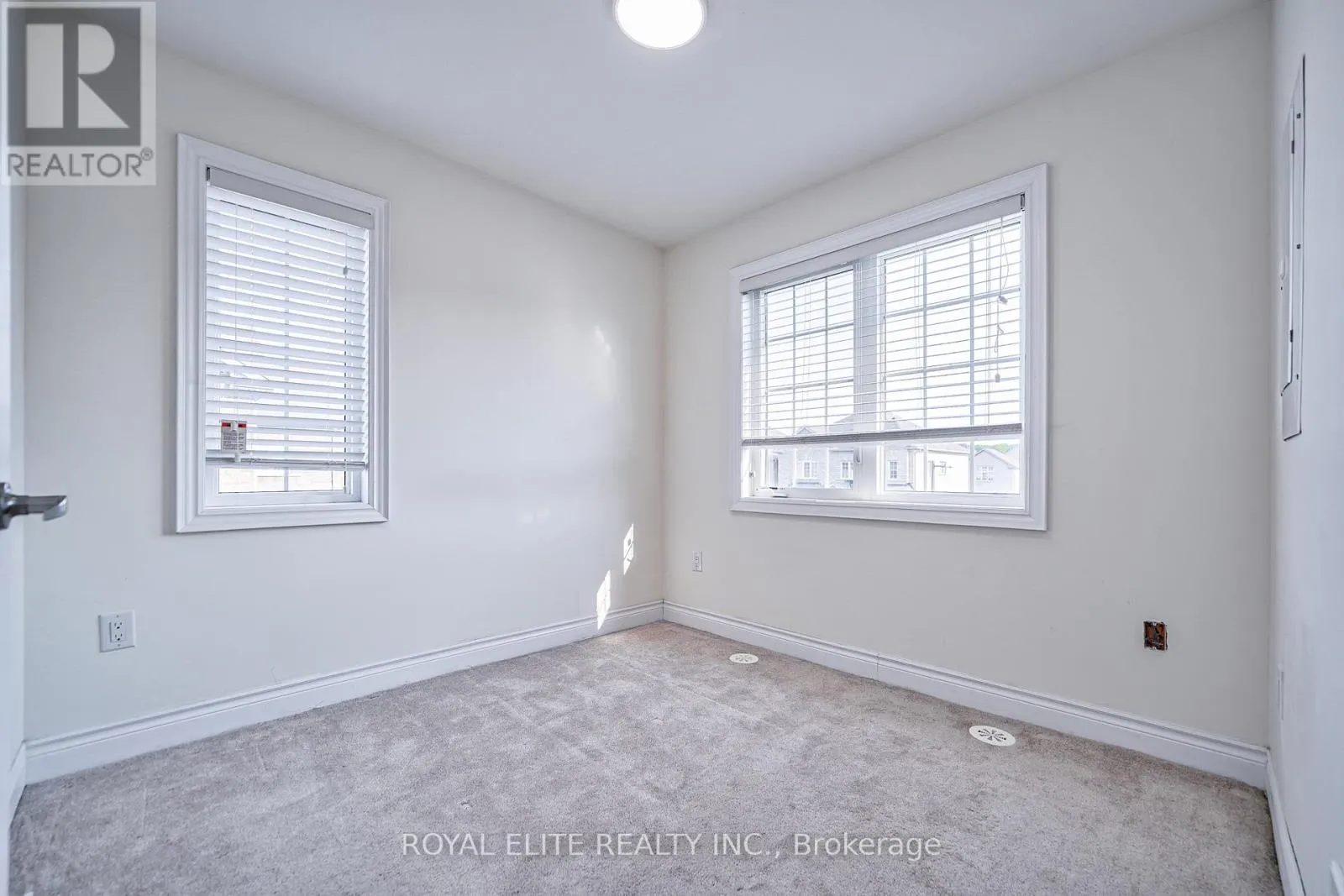 2 - 331 WILLIAM FORSTER ROAD