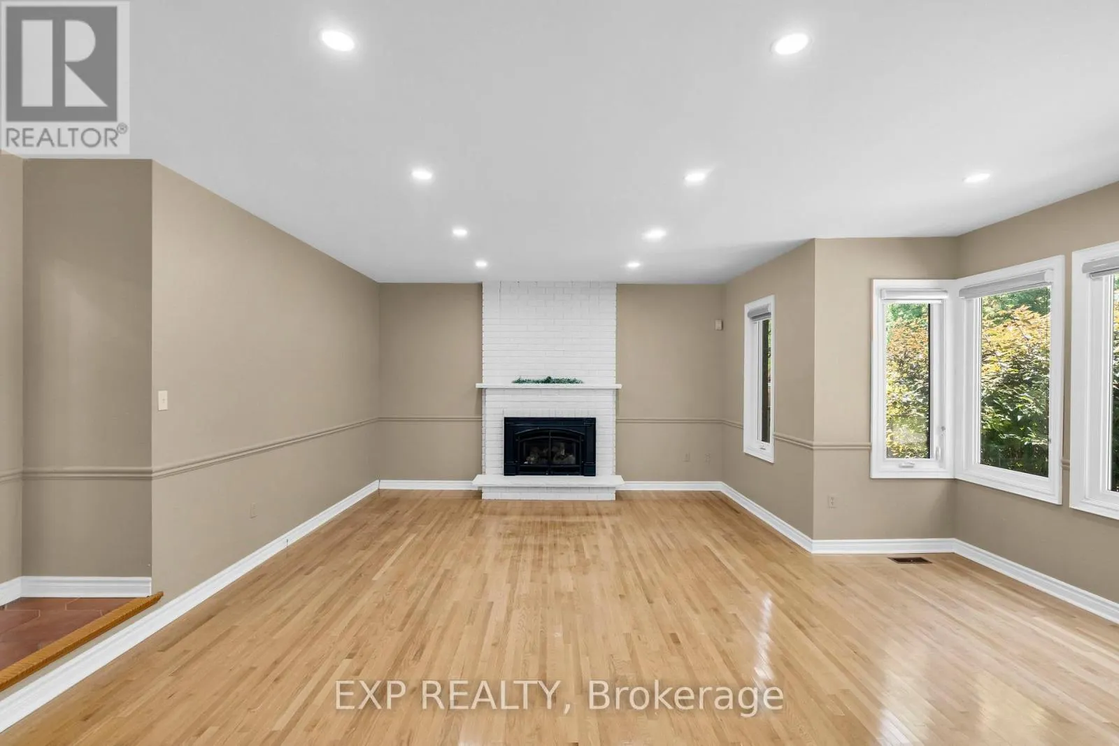 959 LOCKWOOD CIRCLE