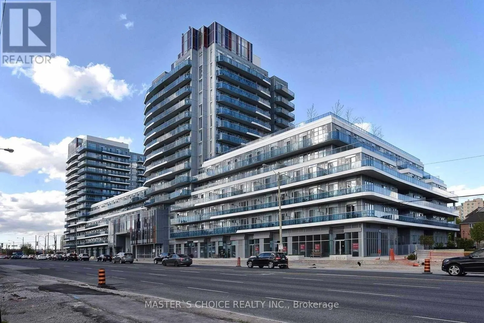 920 - 9471 YONGE STREET