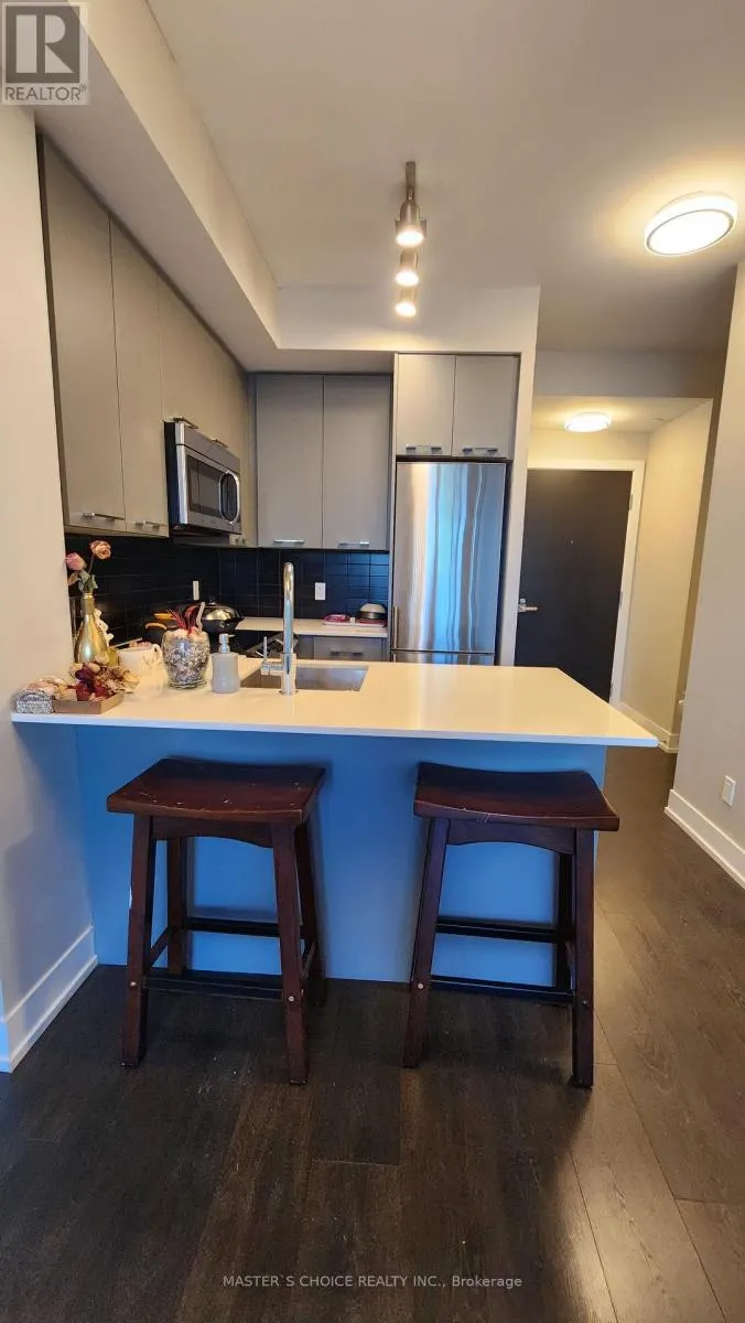 920 - 9471 YONGE STREET