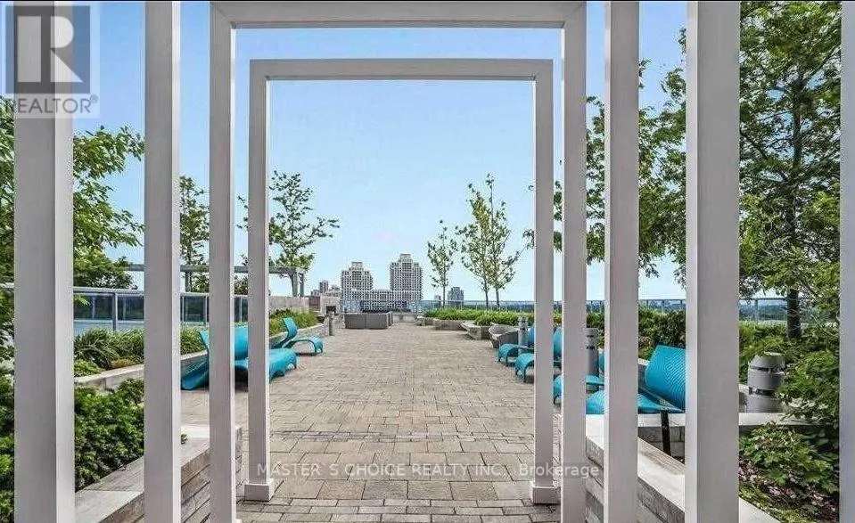 920 - 9471 YONGE STREET