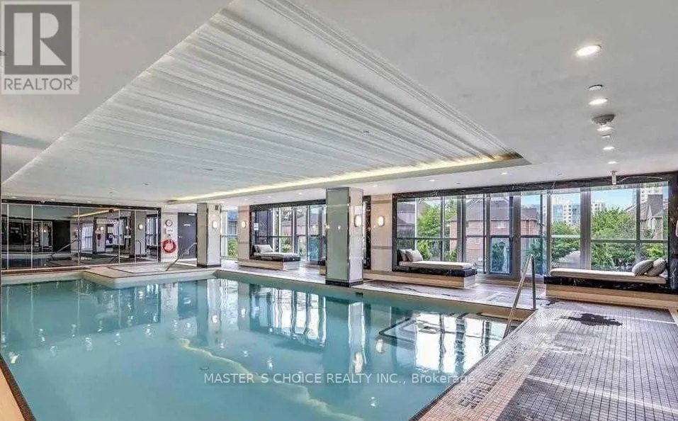 920 - 9471 YONGE STREET