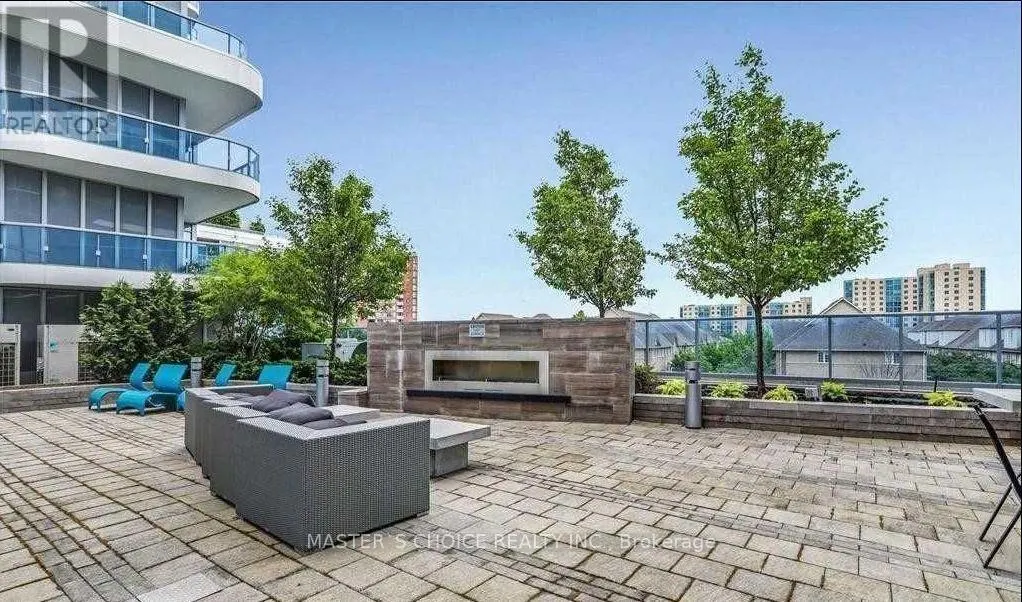 920 - 9471 YONGE STREET