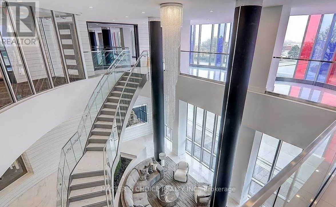 920 - 9471 YONGE STREET