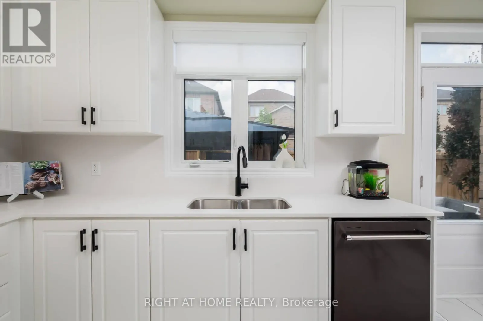2191 GRAINGER LOOP