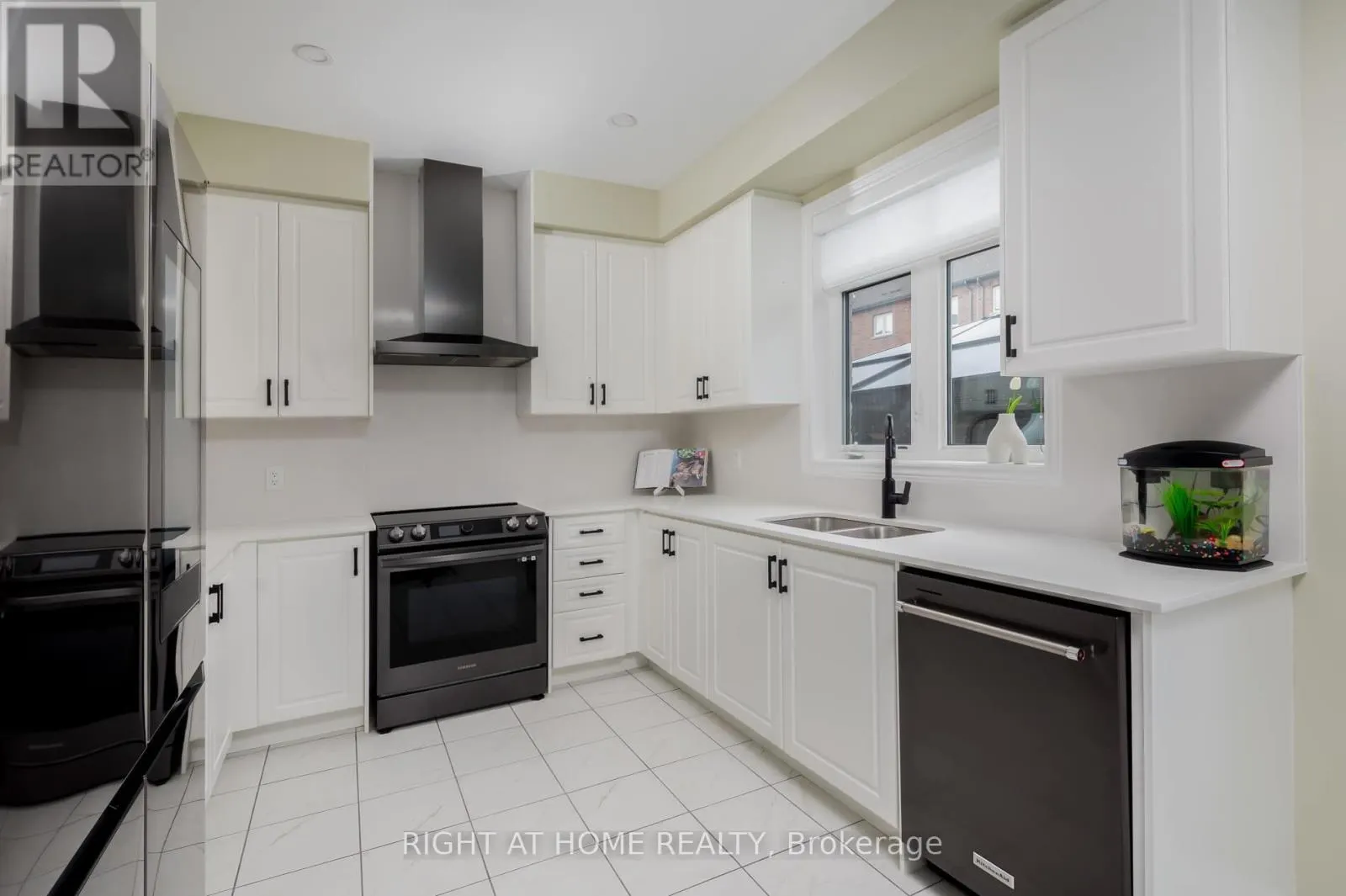 2191 GRAINGER LOOP